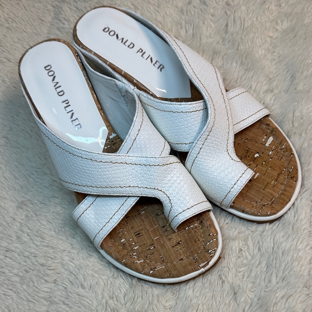 Donald J. Pliner White Textured Sandals